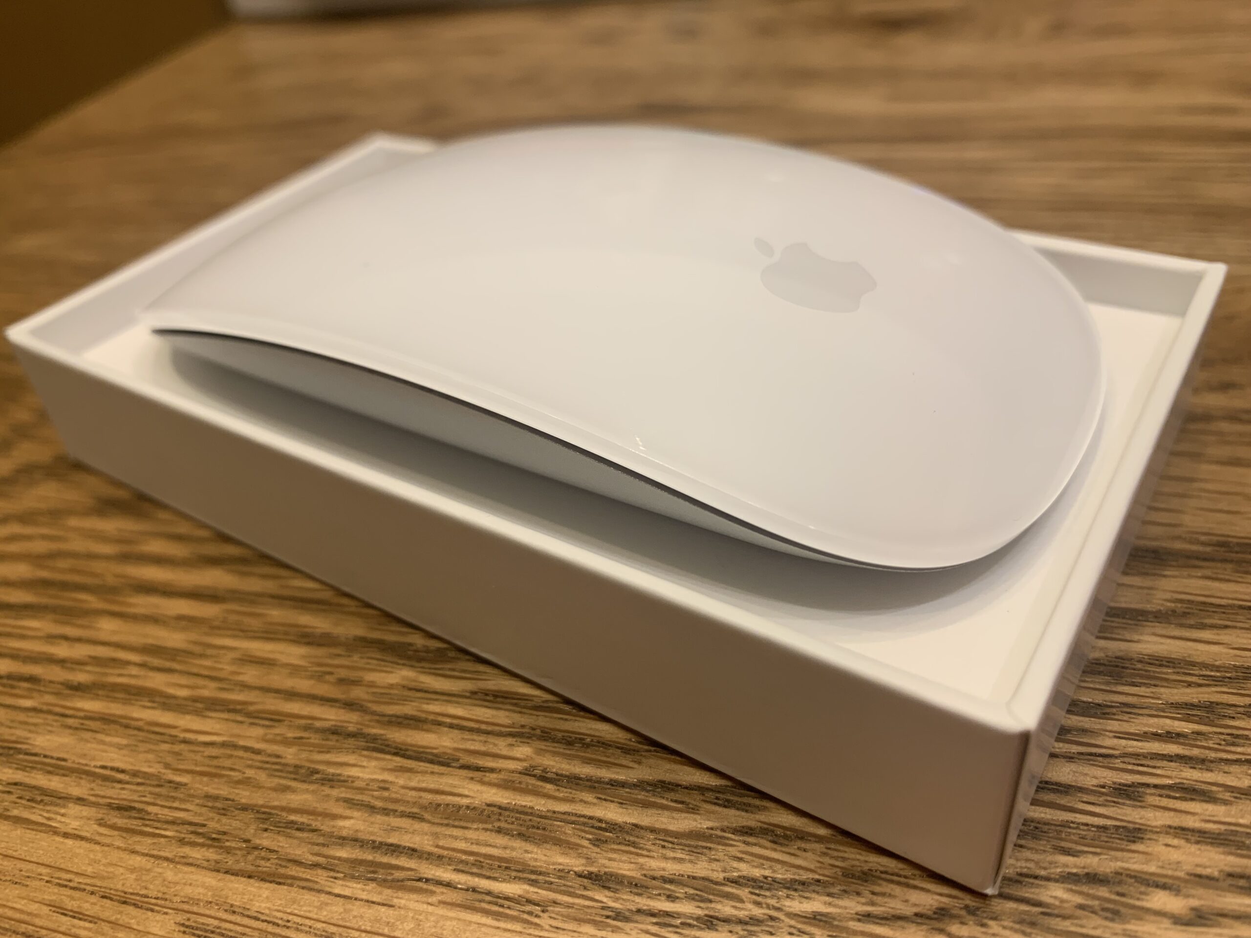 Apple Magic Mouse ホワイト レビューは新しいイノベーション